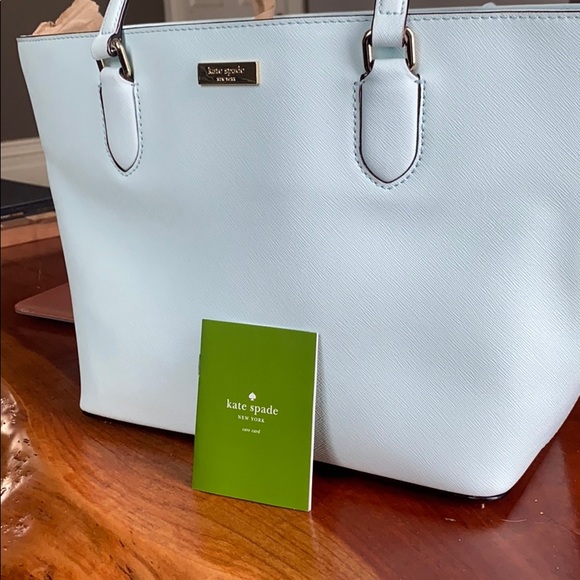 Authentic NWOT Kate Spade Tote - Picture 4 of 4
